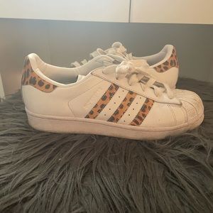 Leopard adidas